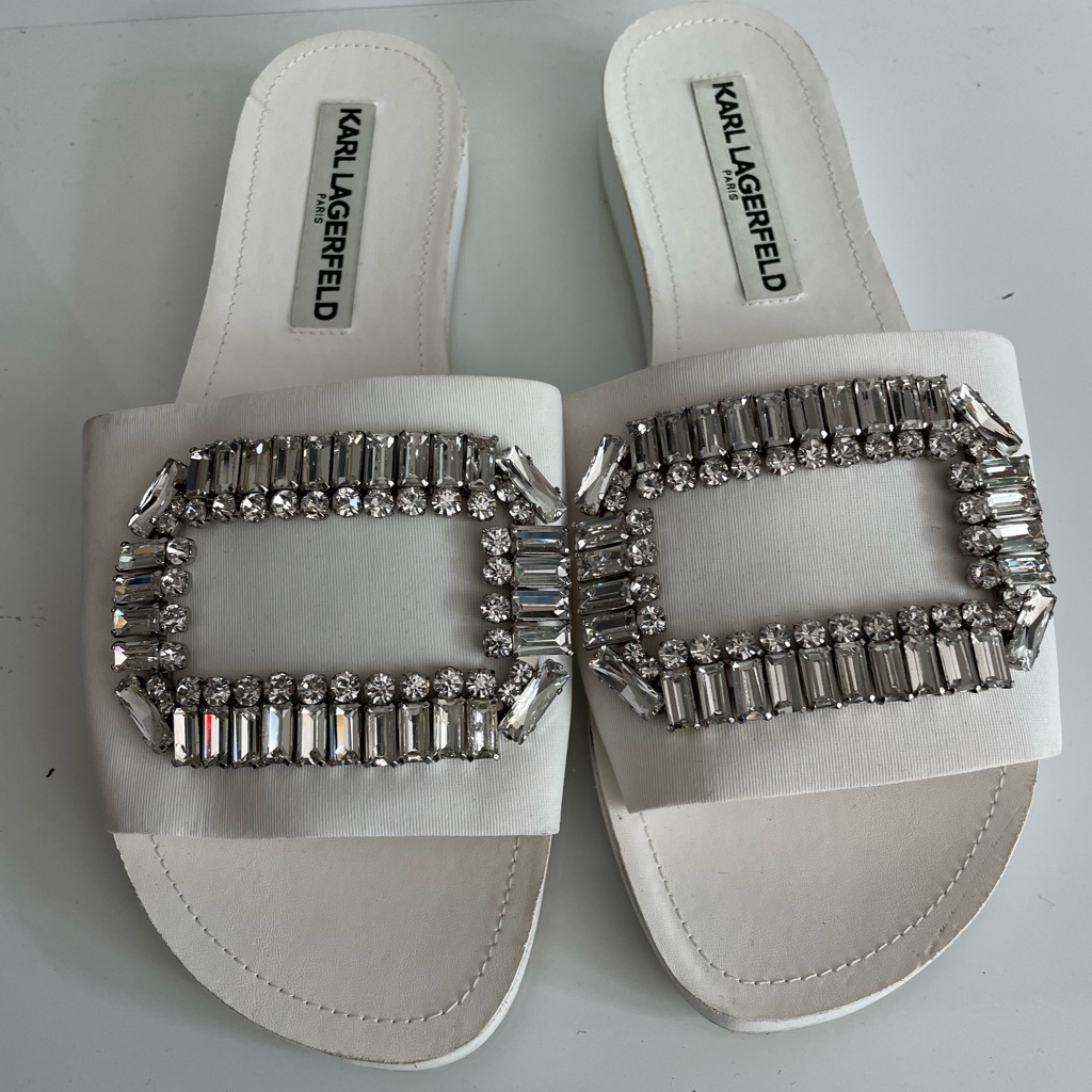 Karl Largerfeld Pre-Owned Size 6 White Cloth Embellished Goring Jules.